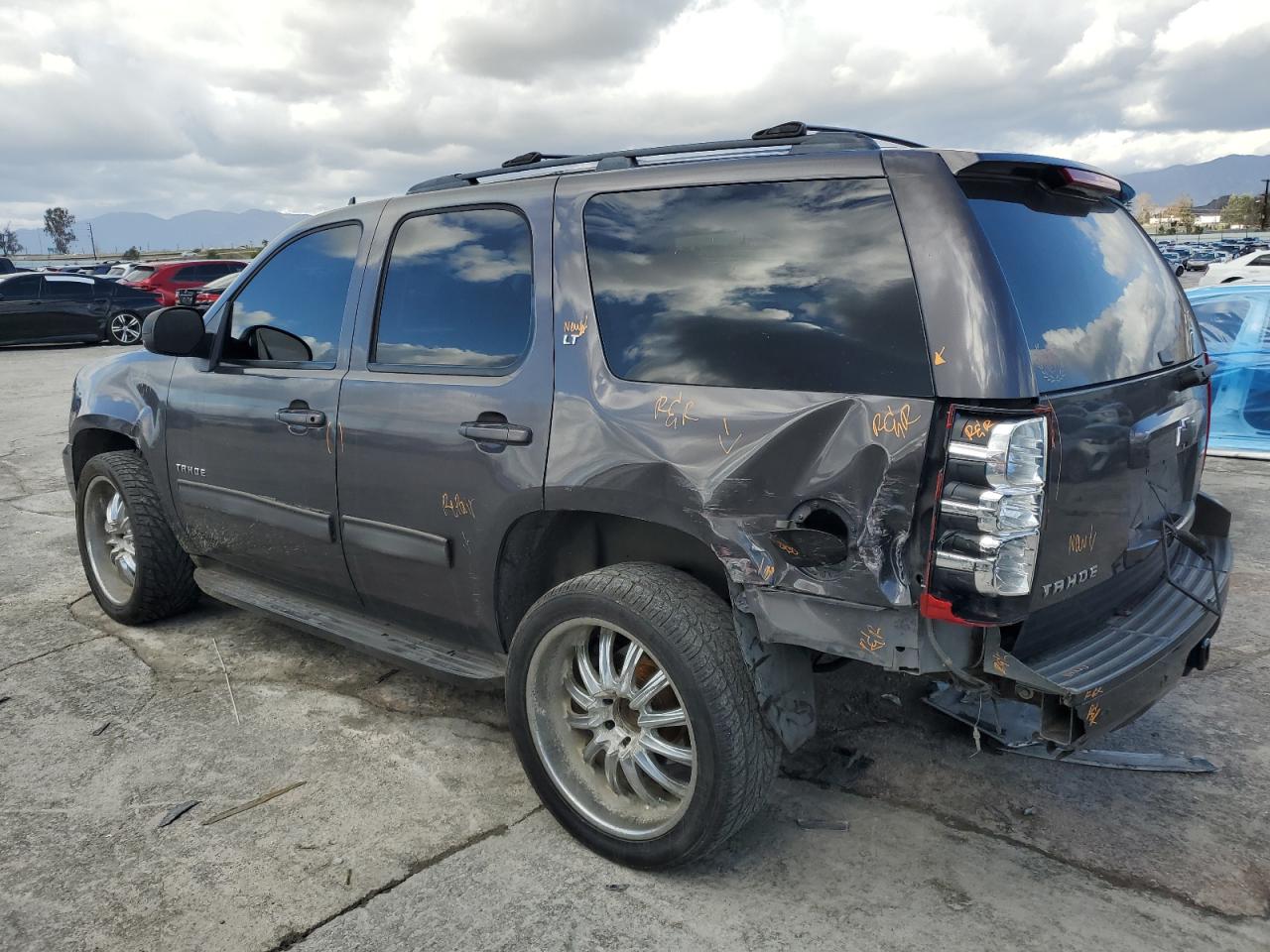 2010 Chevrolet Tahoe - Image 2