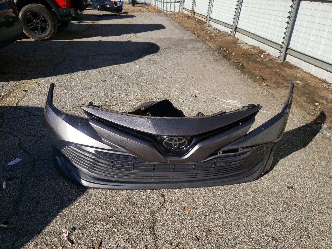 4T1B11HK0JU141027 TOYOTA CAMRY 2018