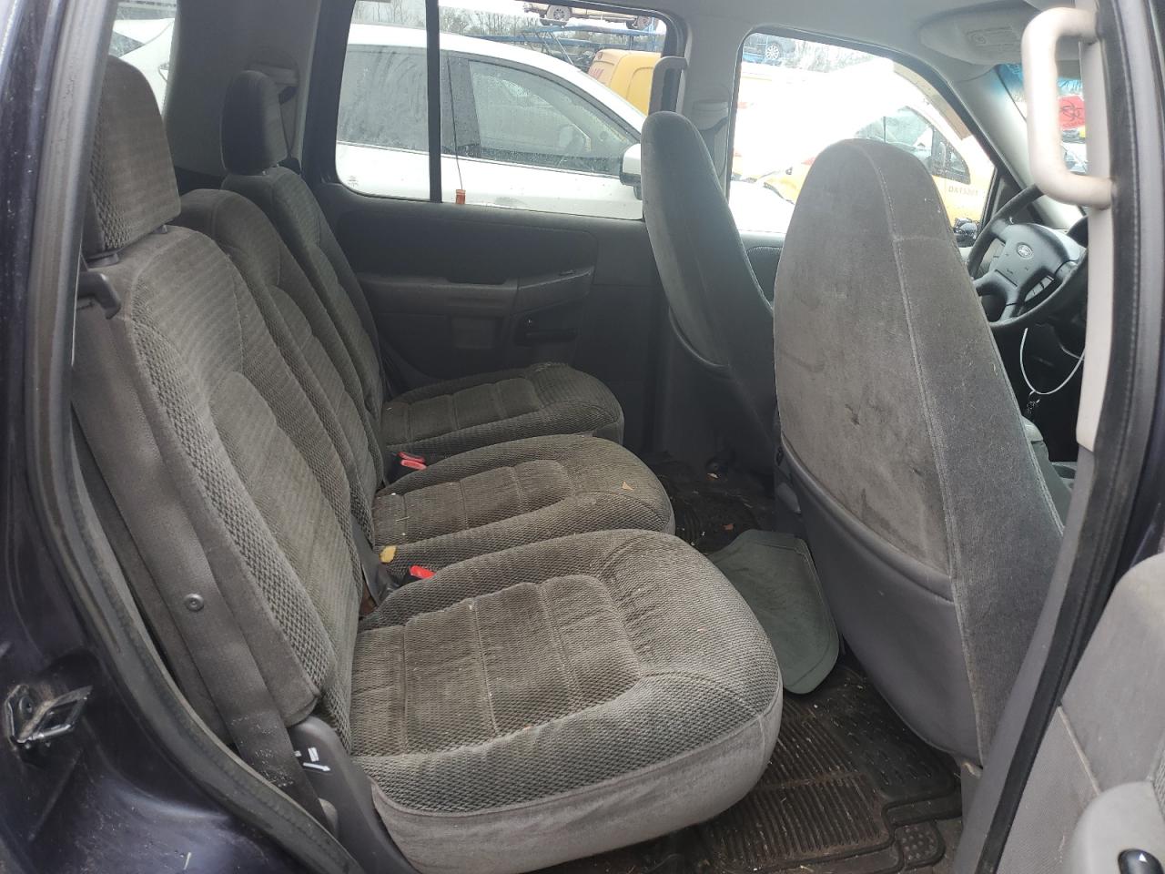 2002 Ford Explorer - Image 10
