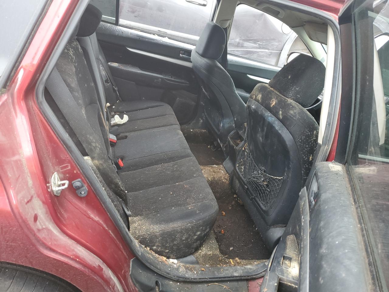 2014 Subaru Outback - Image 11