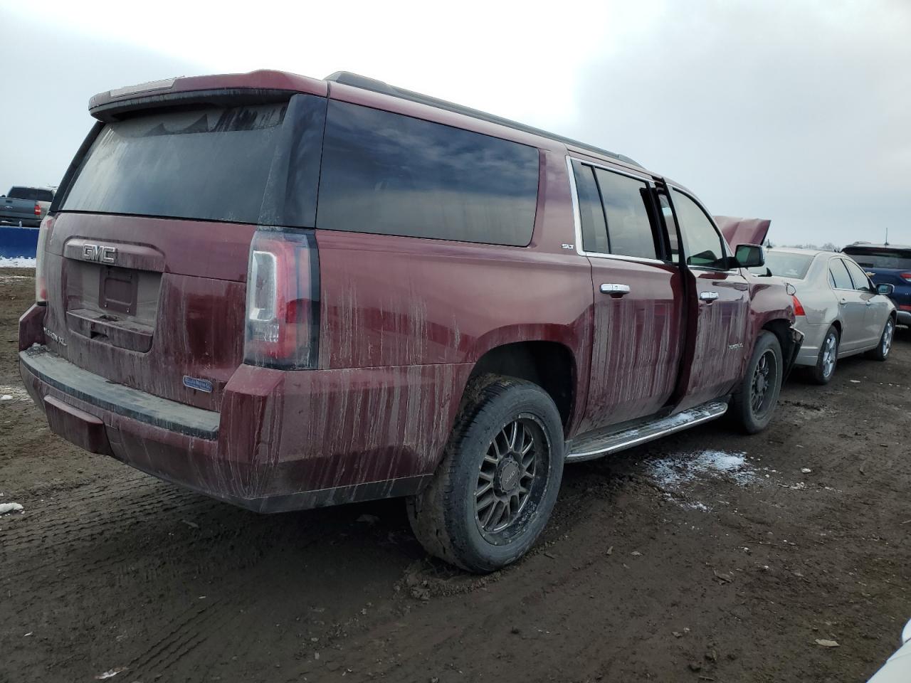 2017 GMC Yukon - Image 3