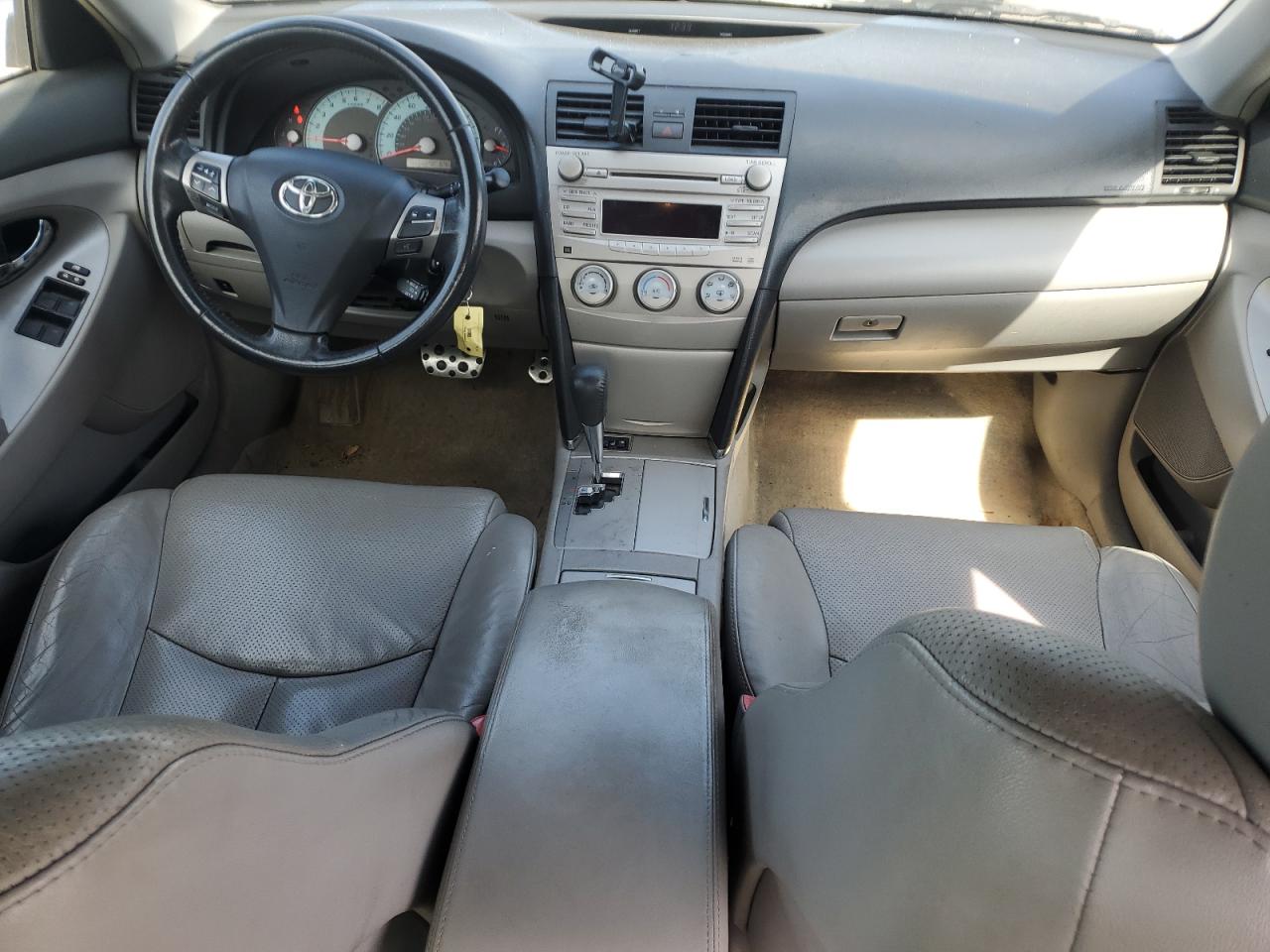 2010 Toyota Camry - Image 8