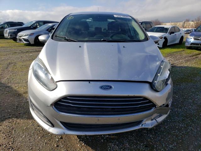  FORD FIESTA 2017 Сріблястий