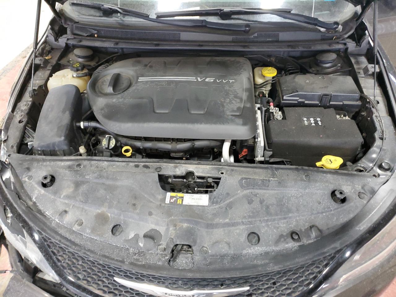 2015 Chrysler 200 - Image 11
