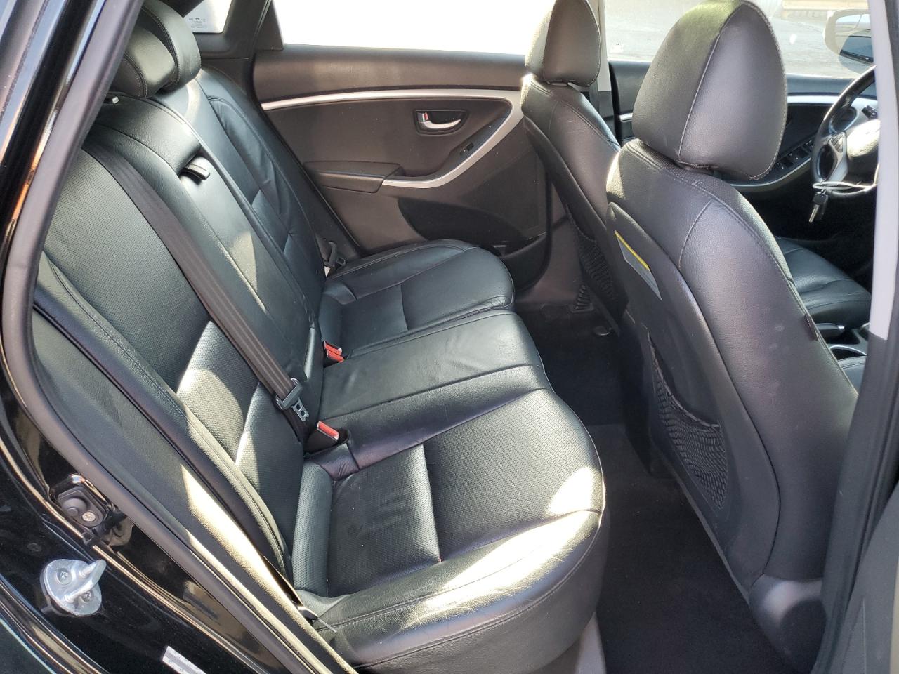2014 Hyundai Elantra - Image 11