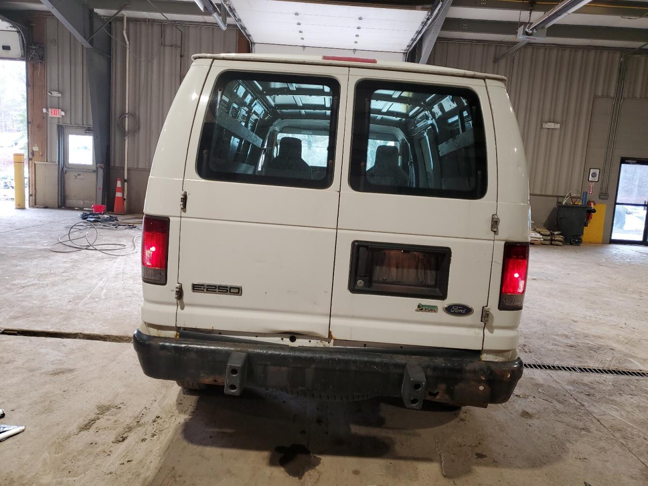 2010 Ford Econoline - Image 6