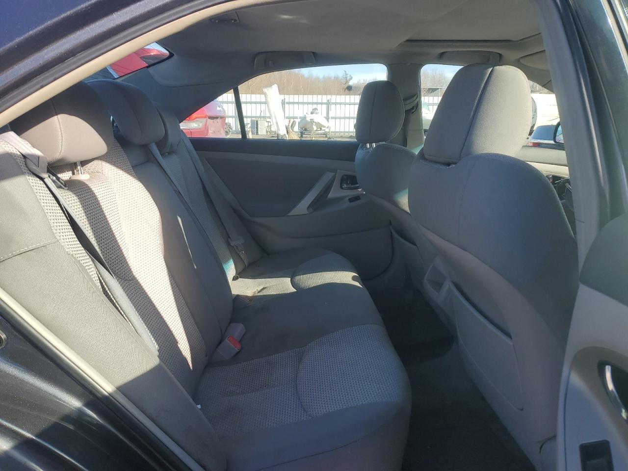 2009 Toyota Camry - Image 10