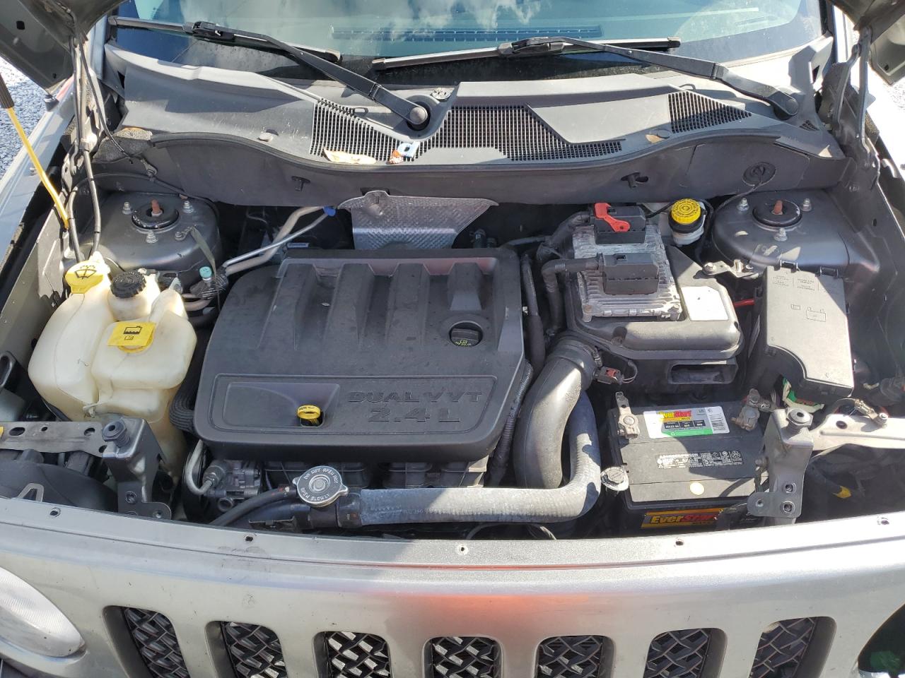 2012 Jeep Liberty (Patriot) - Image 12