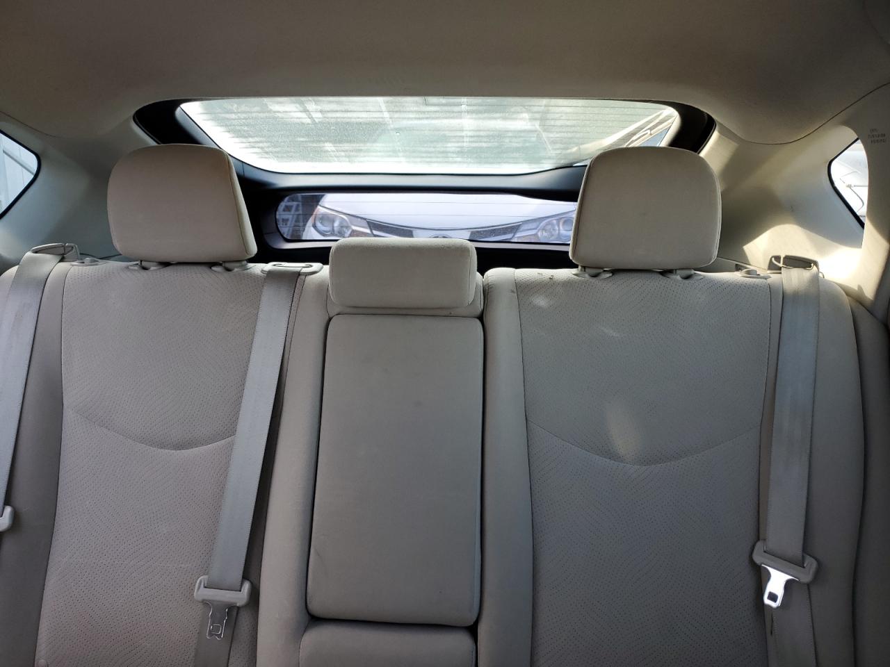 2011 Toyota Prius - Image 10