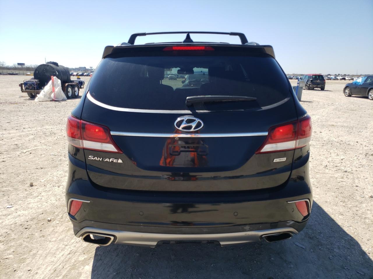 2017 Hyundai Santa Fe - Image 6