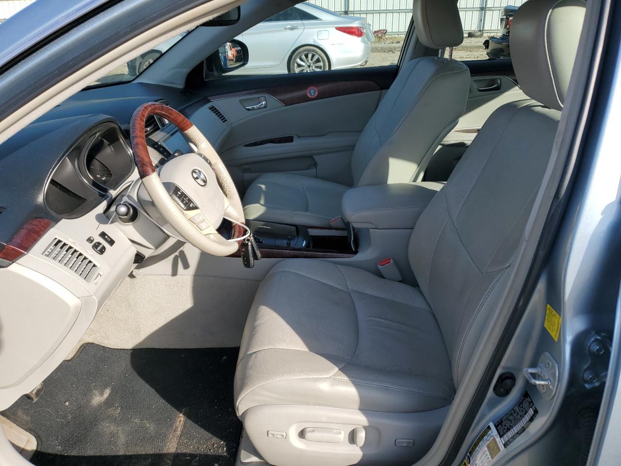 2011 Toyota Avalon - Image 7