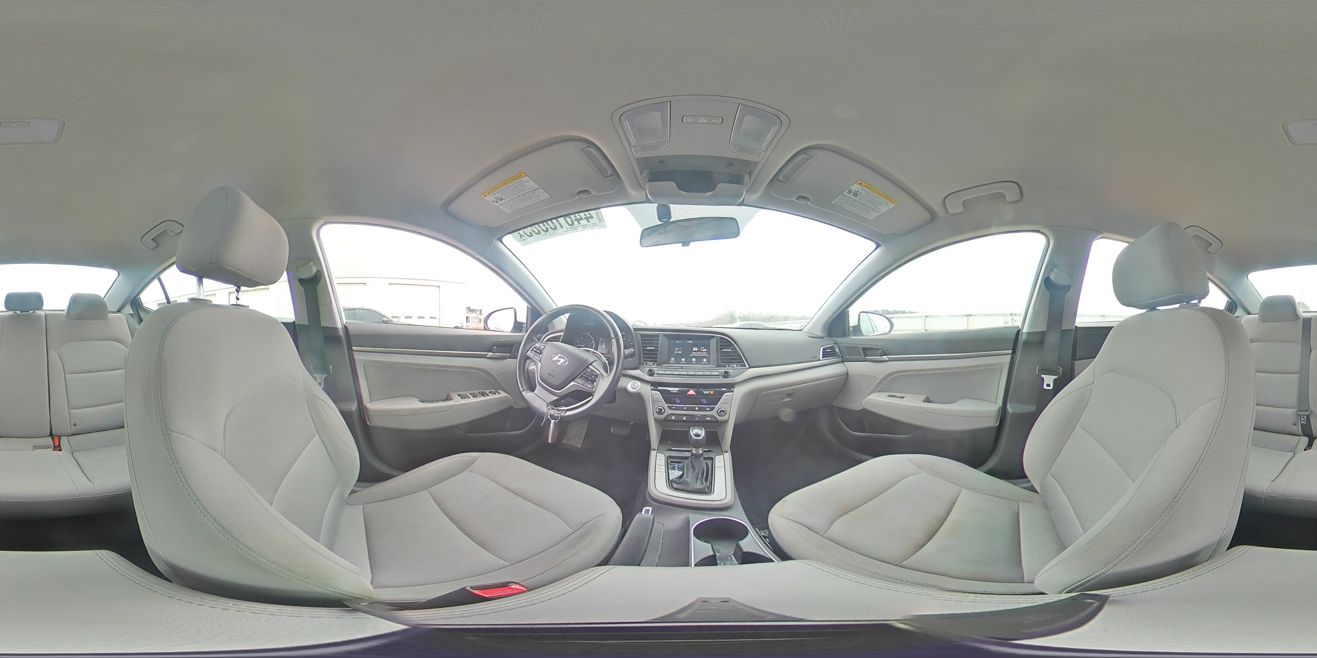 2017 Hyundai Elantra - Image 16