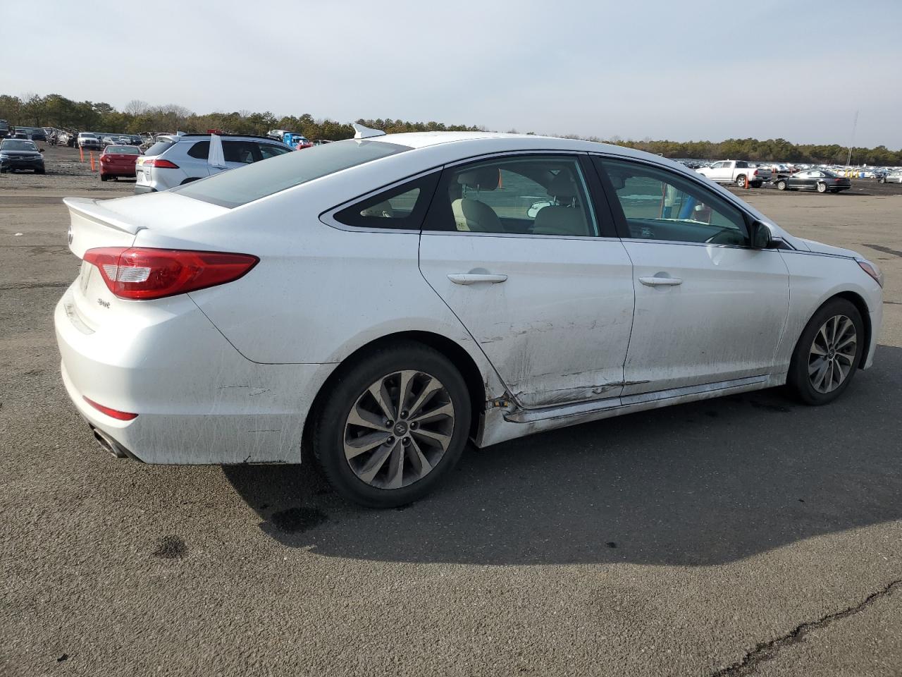2016 Hyundai Sonata - Image 3