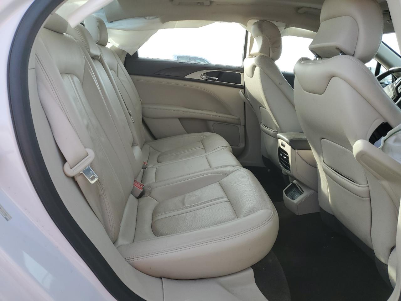 2017 Lincoln MKZ - Image 10