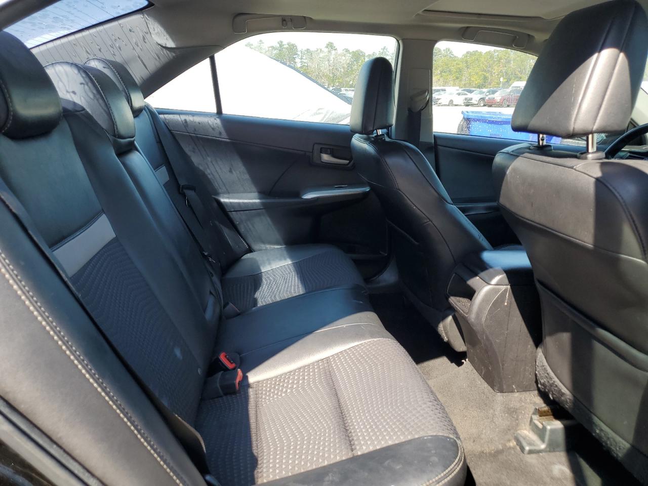 2014 Toyota Camry - Image 10