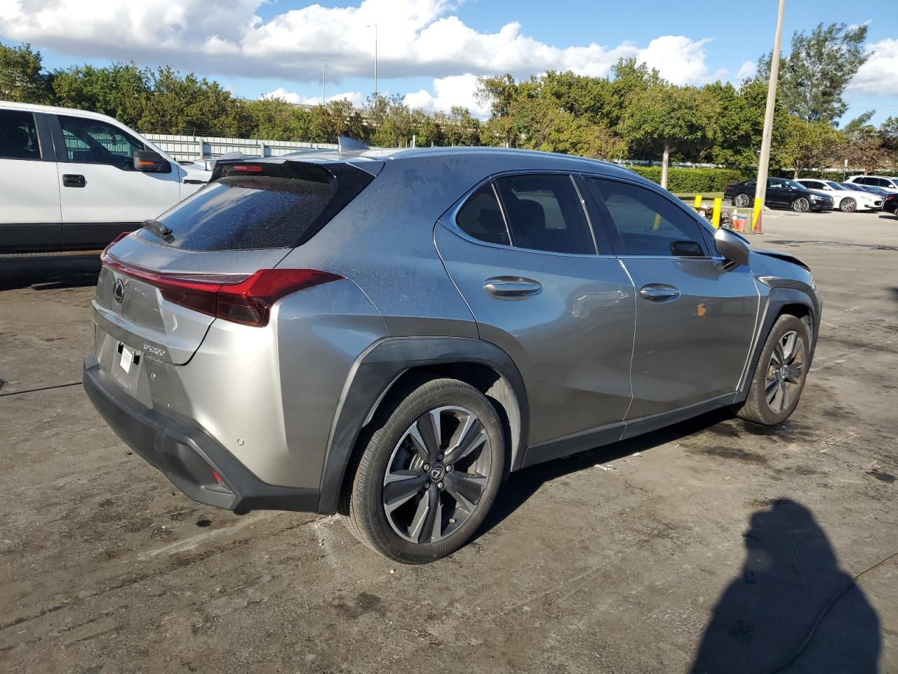 2019 Lexus UX - Image 3