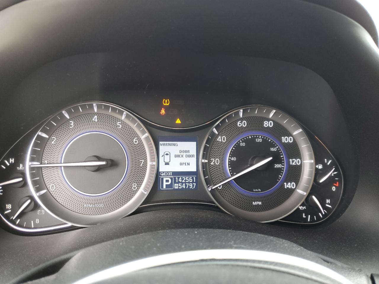 2011 Infiniti QX56 - Image 9