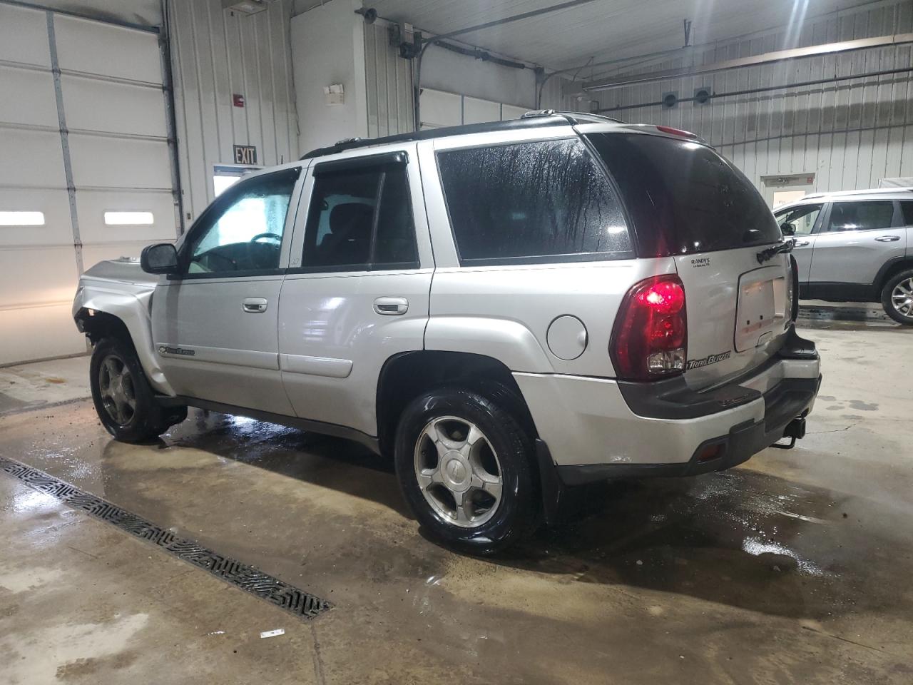 2004 Chevrolet TrailBlazer - Image 2