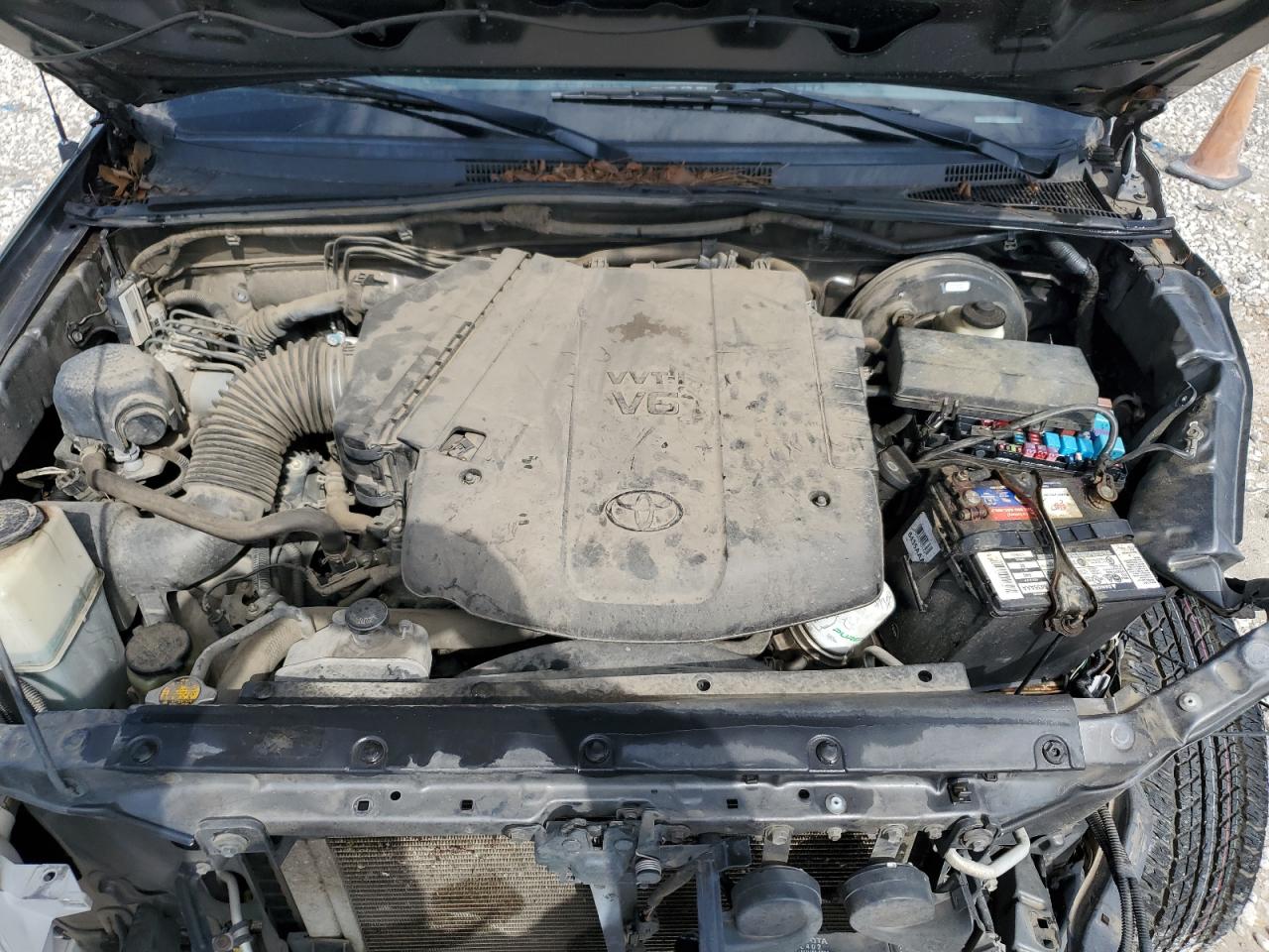 2015 Toyota Tacoma - Image 11