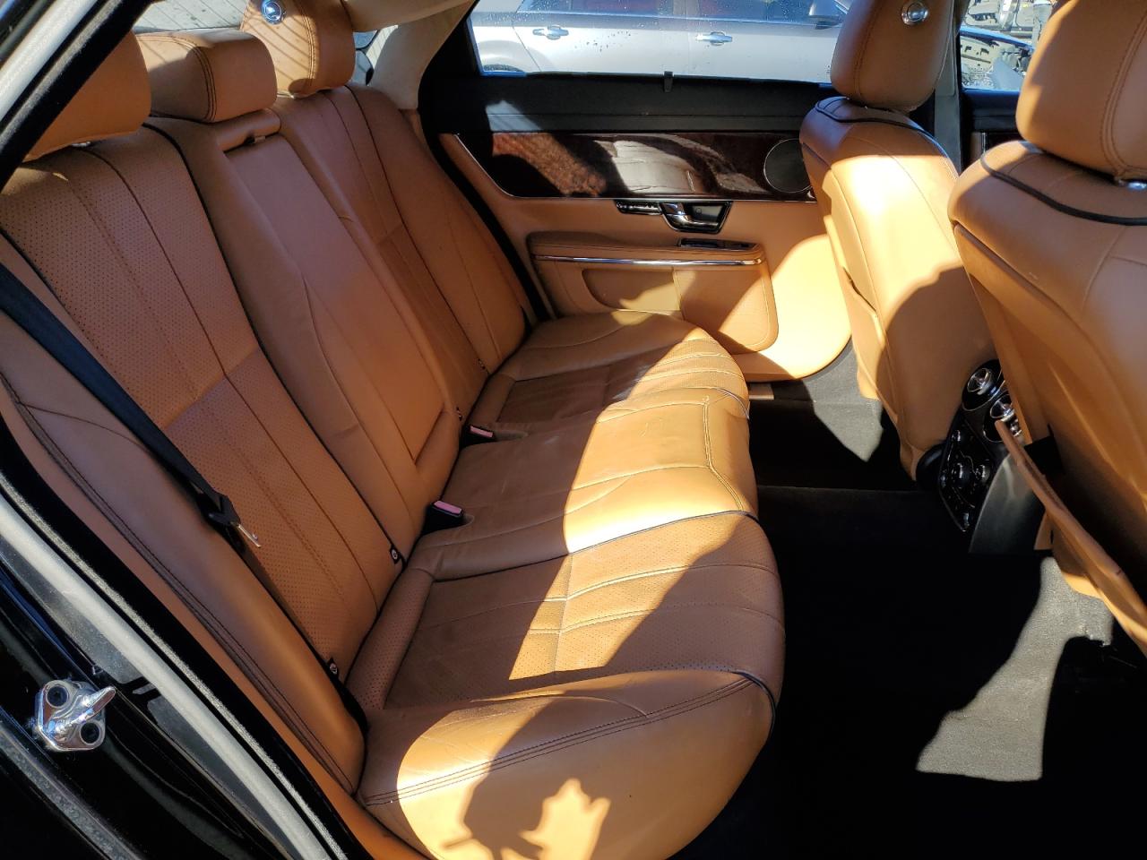 2012 Jaguar XJ - Image 10