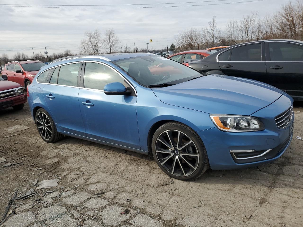 2016 Volvo V60 - Image 4