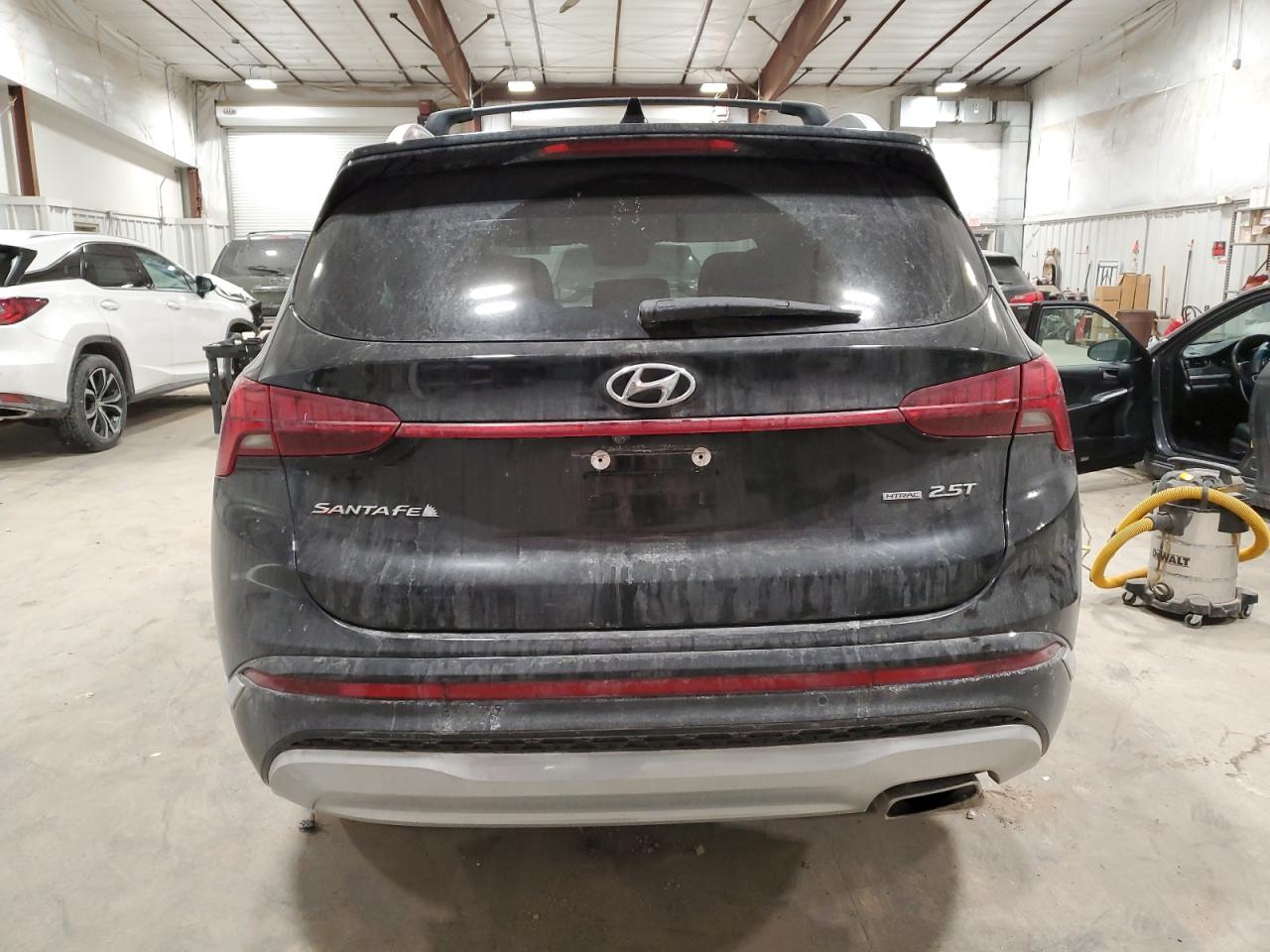 2022 Hyundai Santa Fe - Image 6