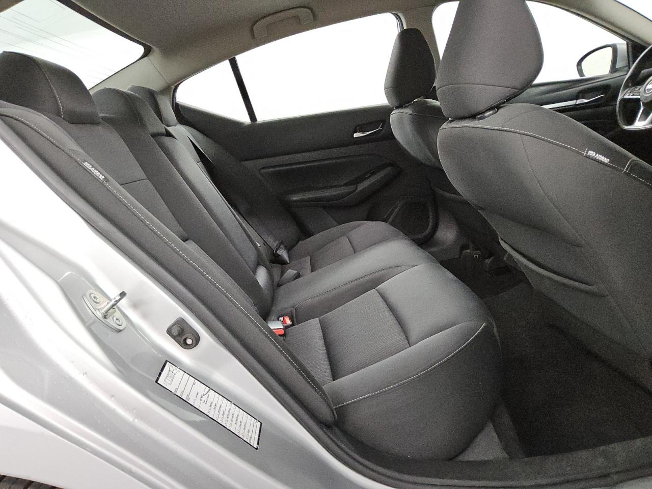 2021 Nissan Altima - Image 10