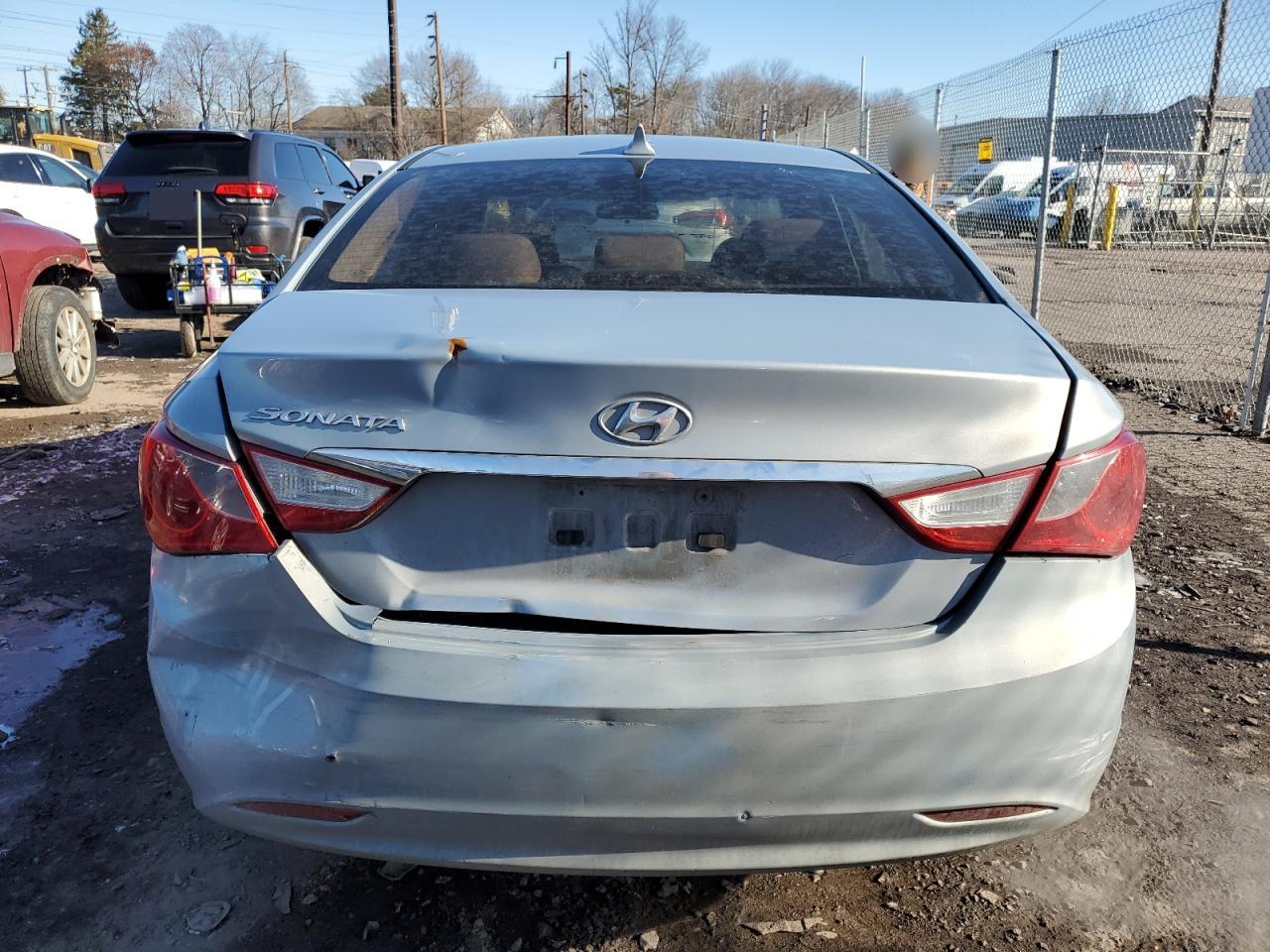 2011 Hyundai Sonata - Image 6