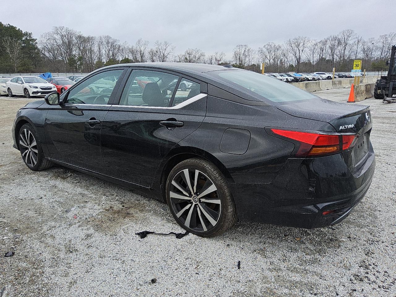 2022 Nissan Altima - Image 2