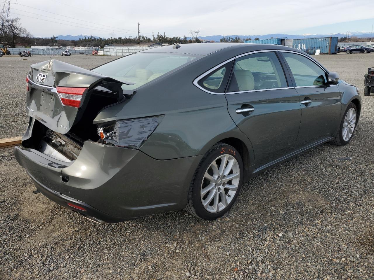 2013 Toyota Avalon - Image 3
