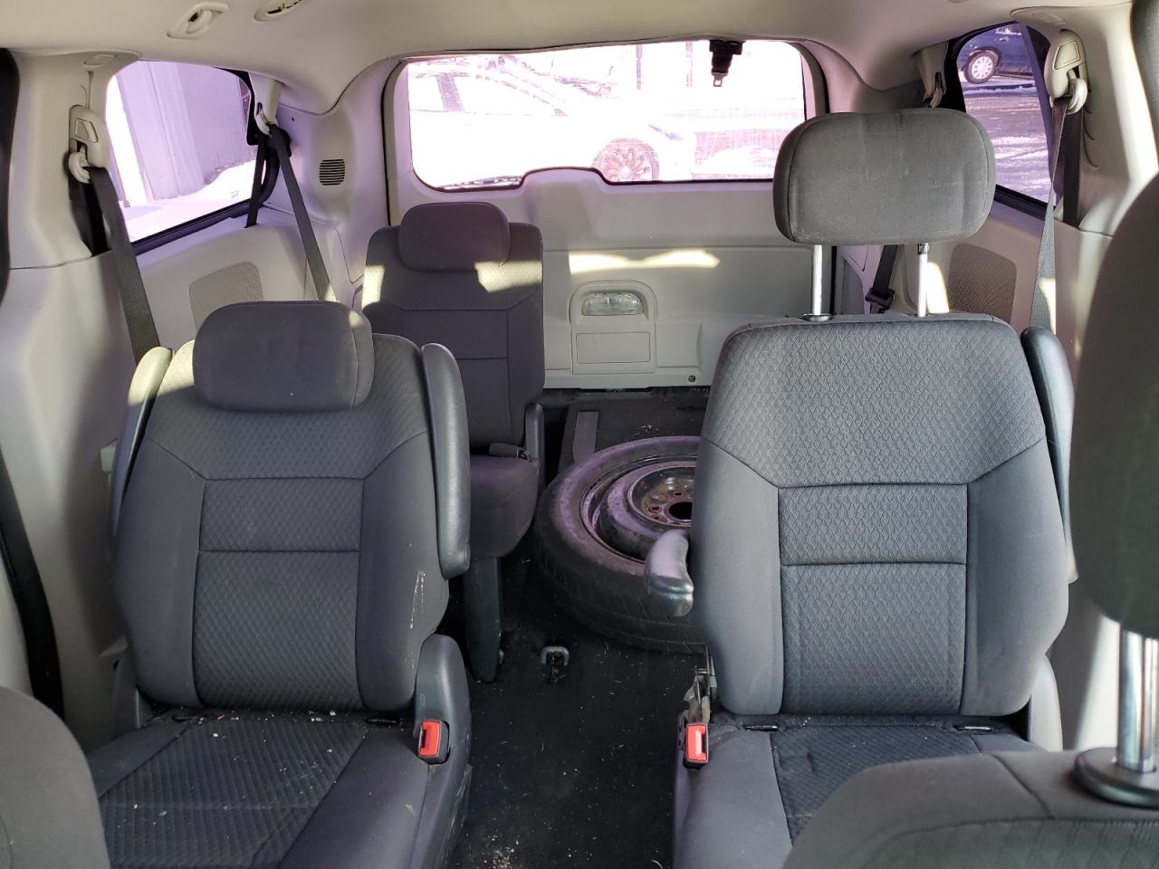 2010 Dodge Caravan - Image 10