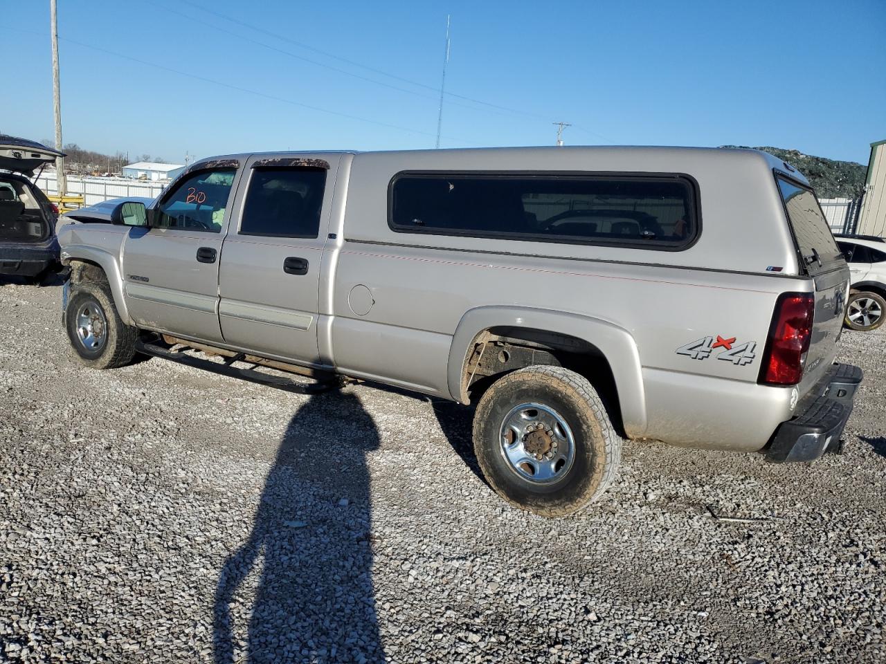 2005 Chevrolet Silverado - Image 2