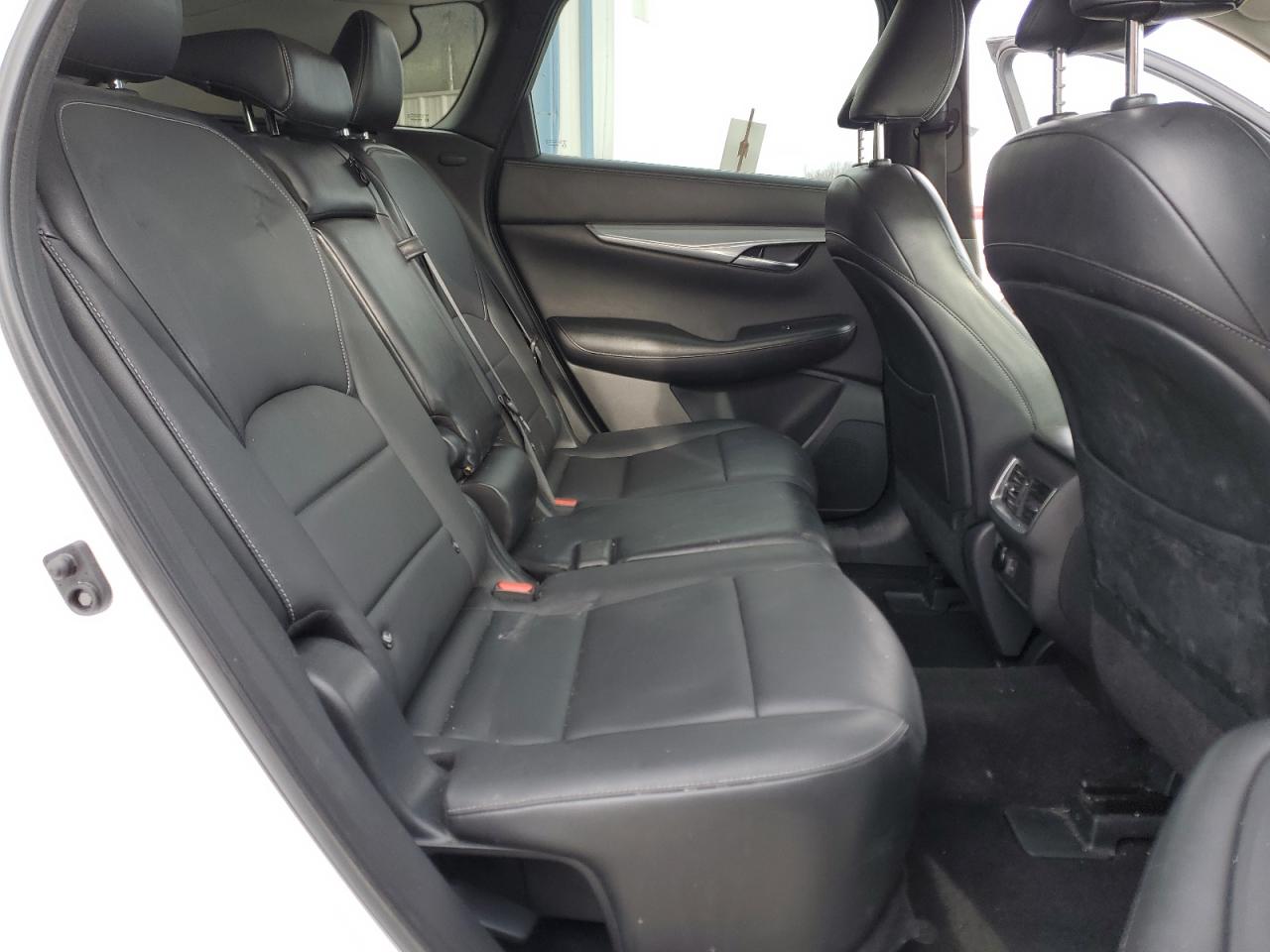 2019 Infiniti QX50 - Image 11