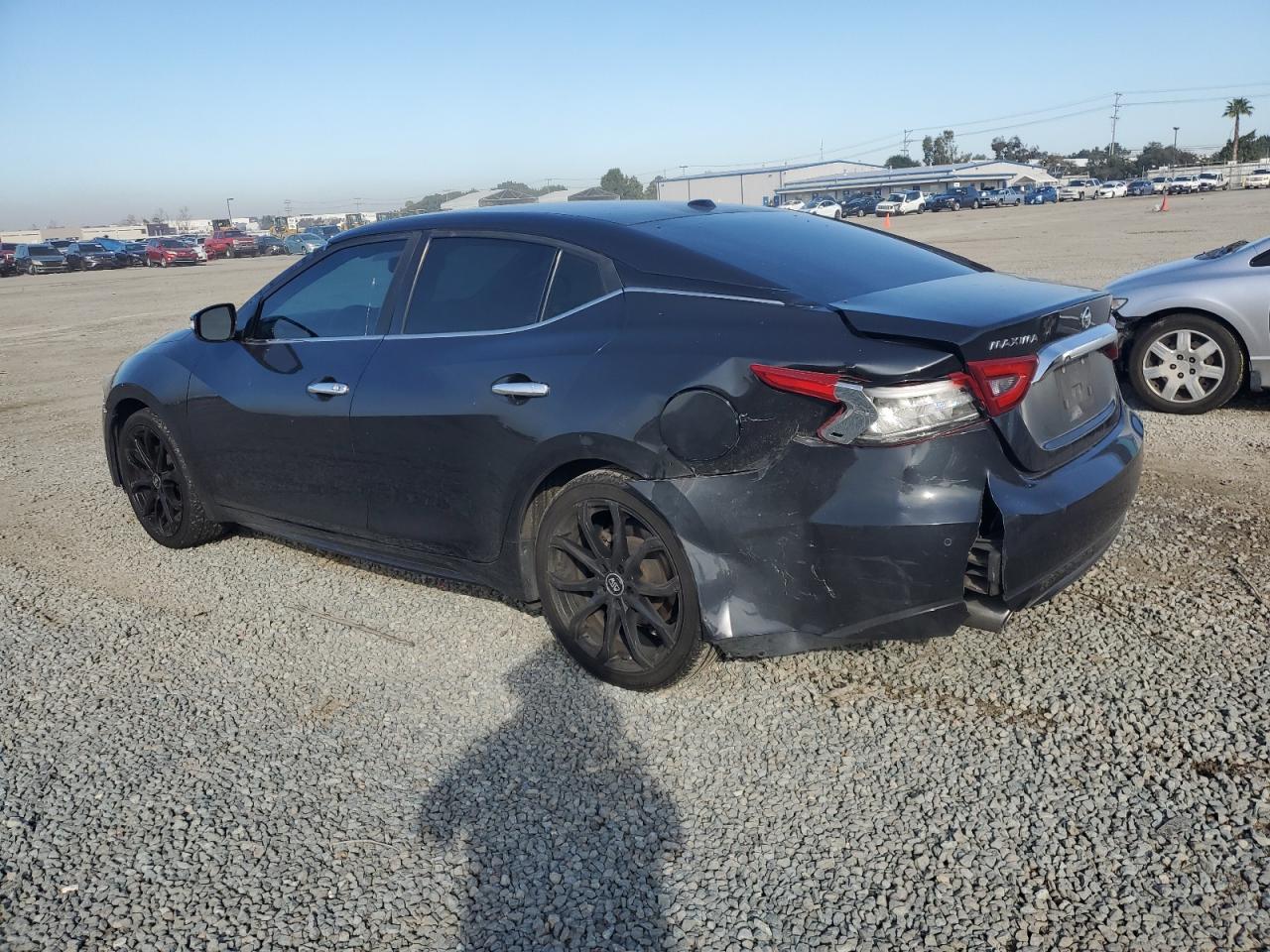 2016 Nissan Maxima - Image 2