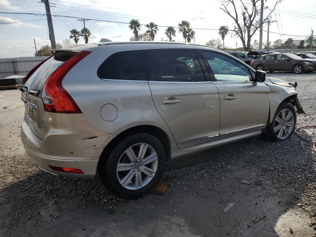2017 Volvo XC60 - Image 3