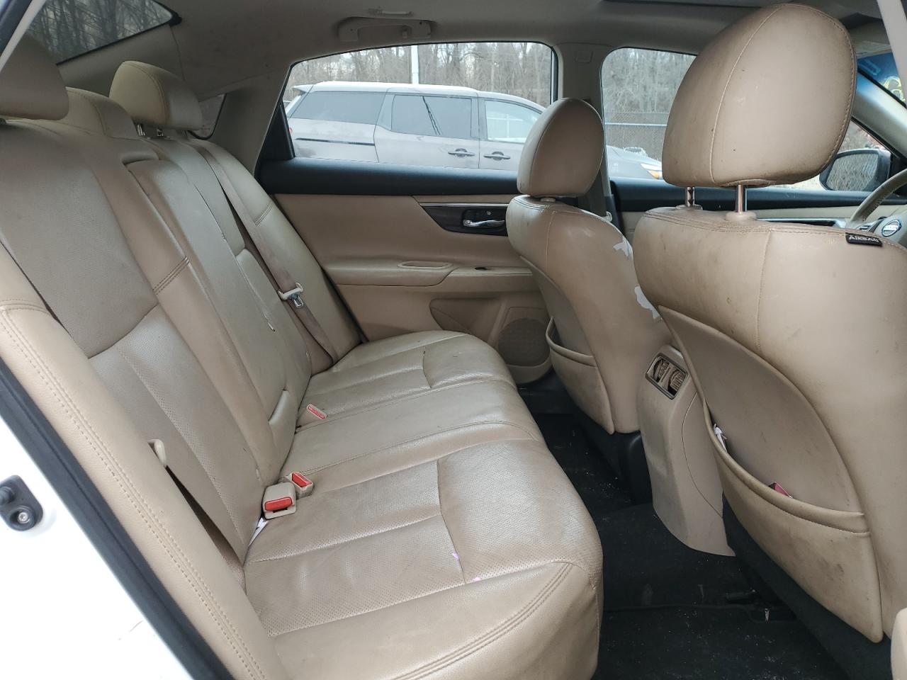 2015 Nissan Altima - Image 10