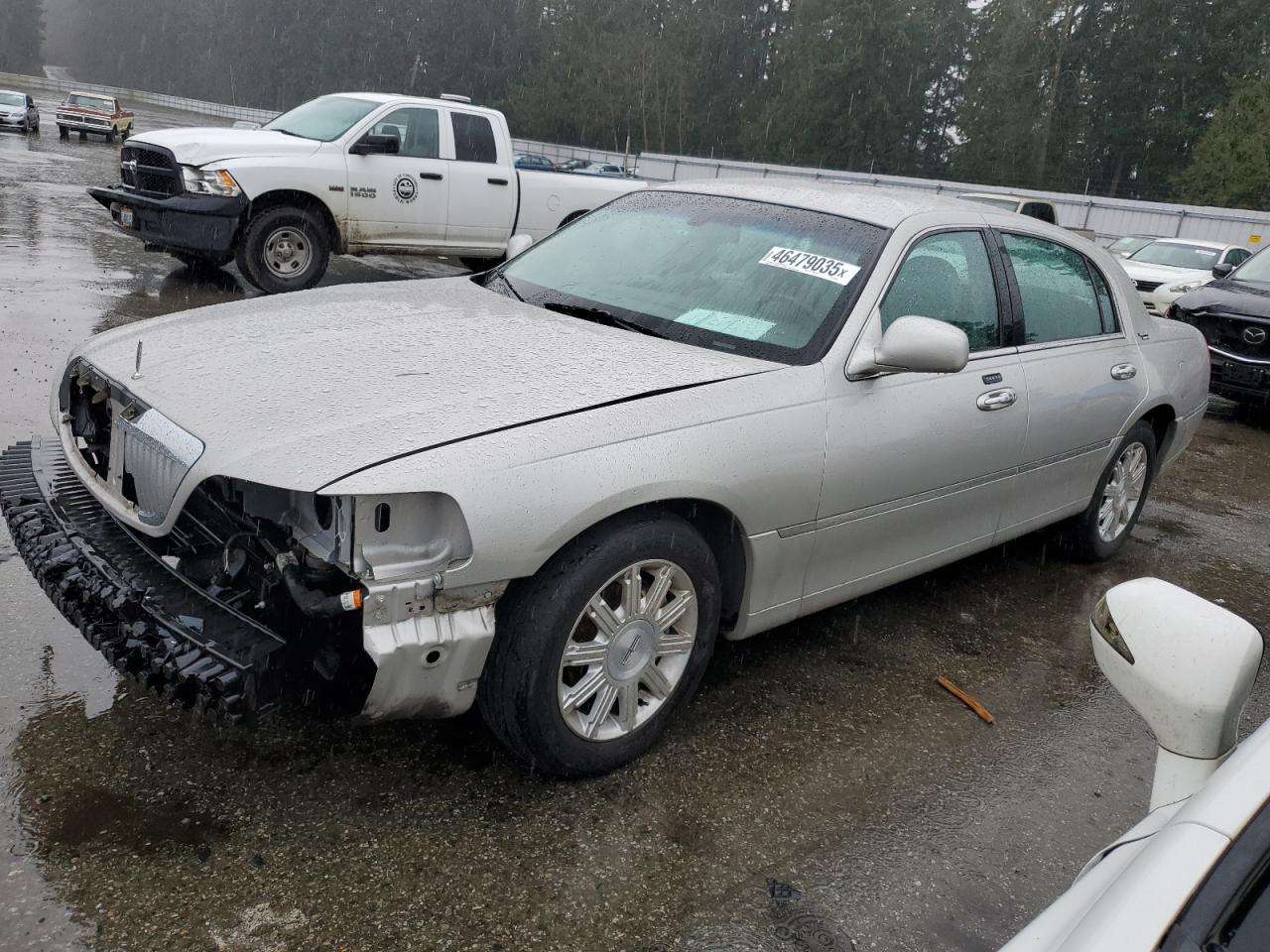 2009 Lincoln Town Car - Image 1