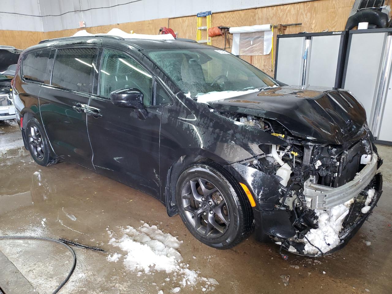 2018 Chrysler Pacifica - Image 4