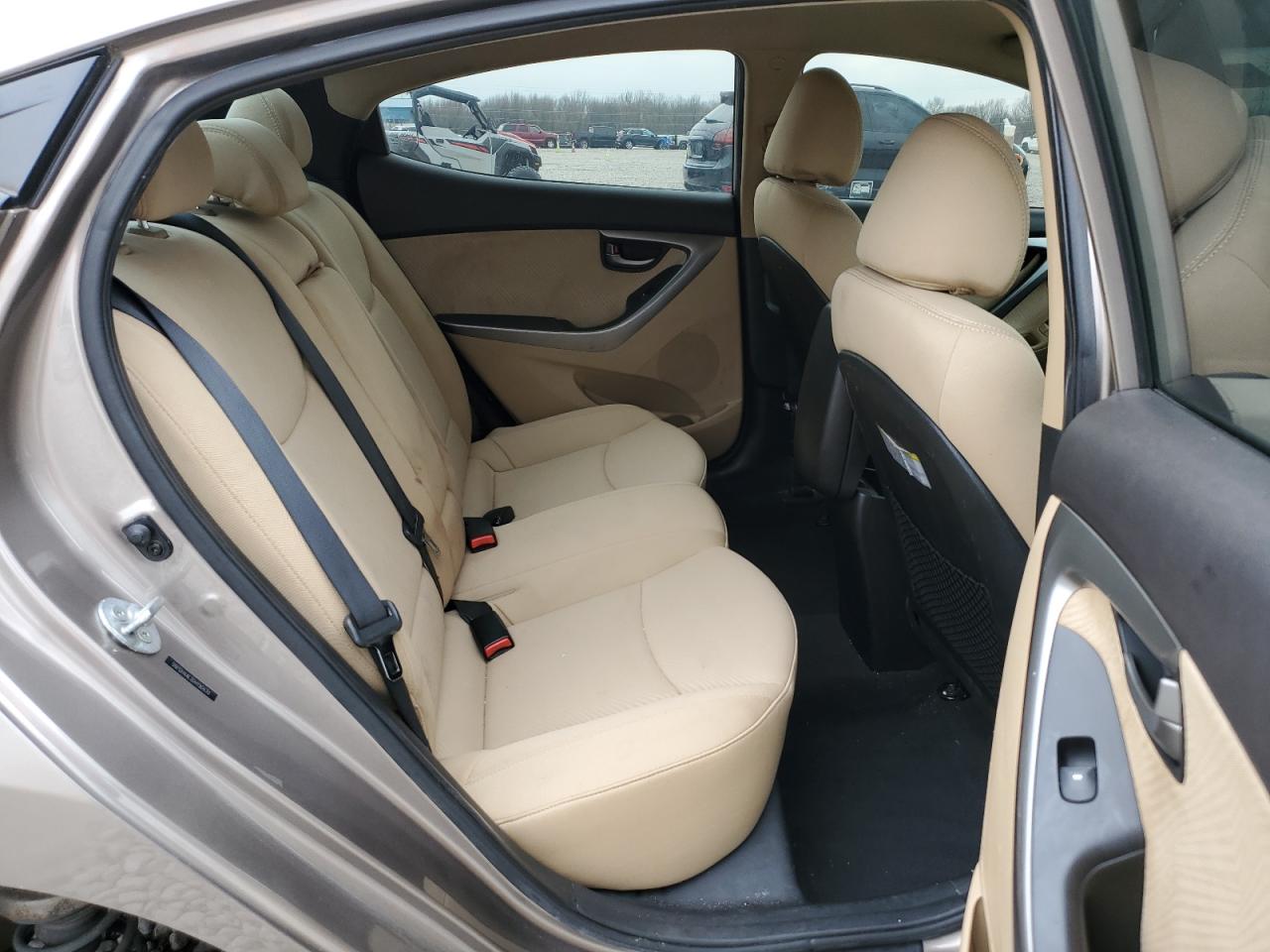 2013 Hyundai Elantra - Image 11