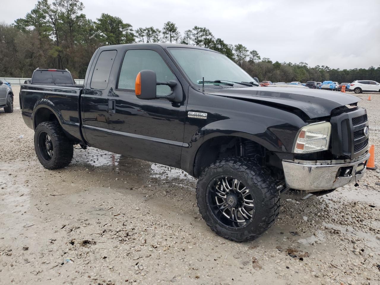 2007 Ford F250 - Image 4