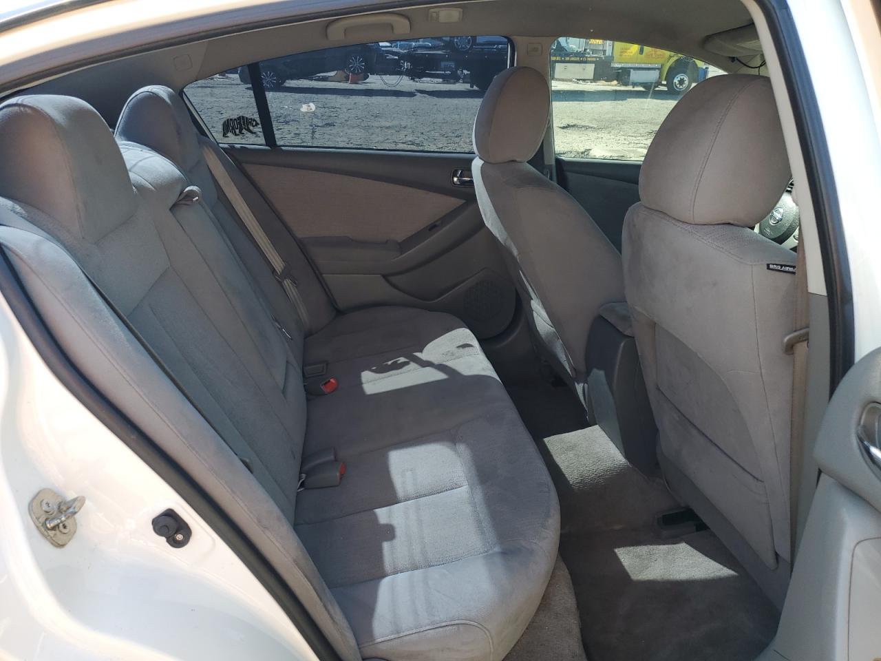 2011 Nissan Altima - Image 10