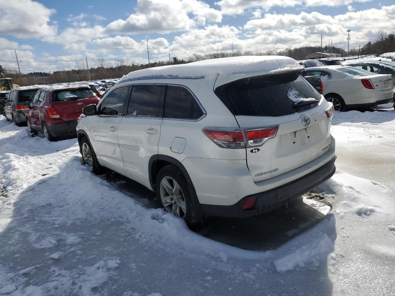 2015 Toyota Highlander - Image 2