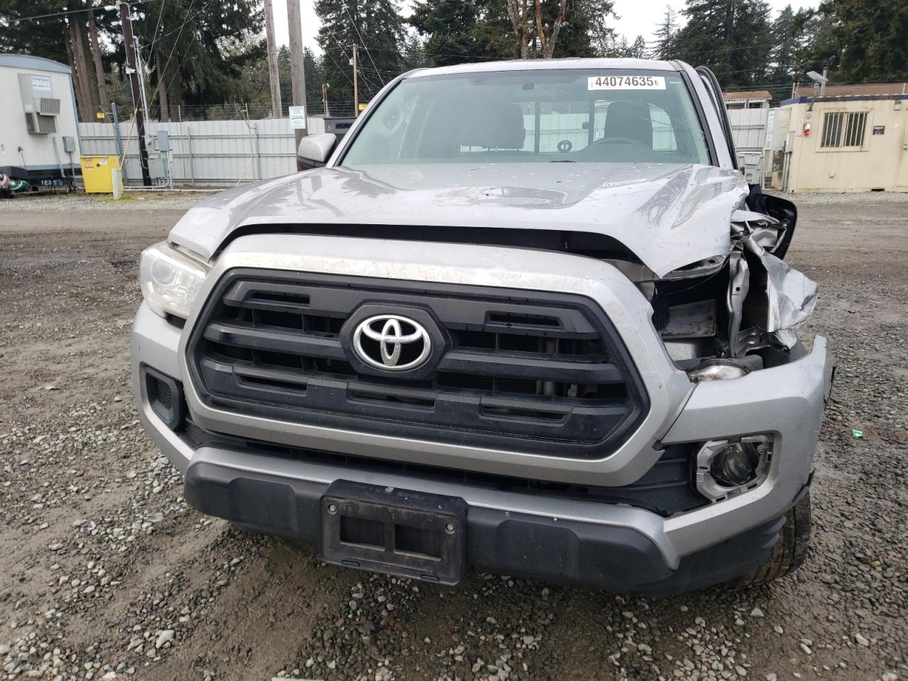 2017 Toyota Tacoma - Image 5