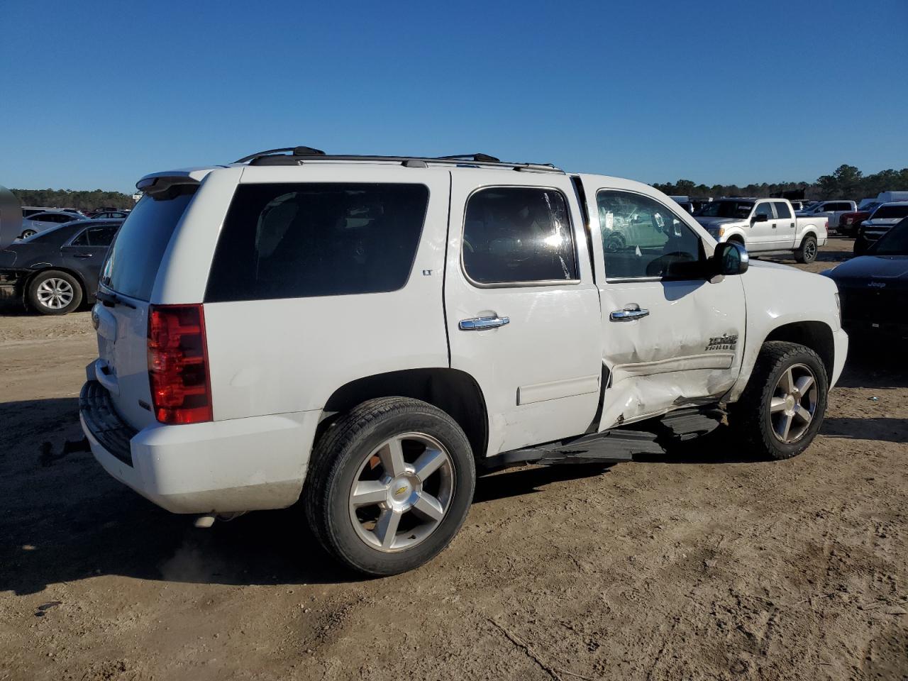 2011 Chevrolet Tahoe - Image 3