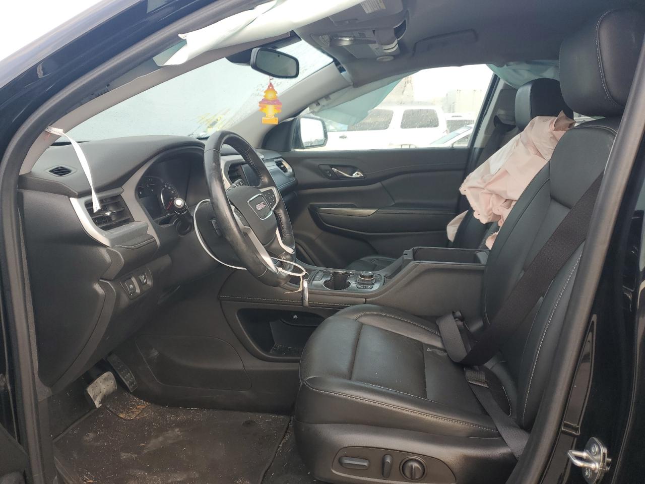 2022 GMC Acadia - Image 7