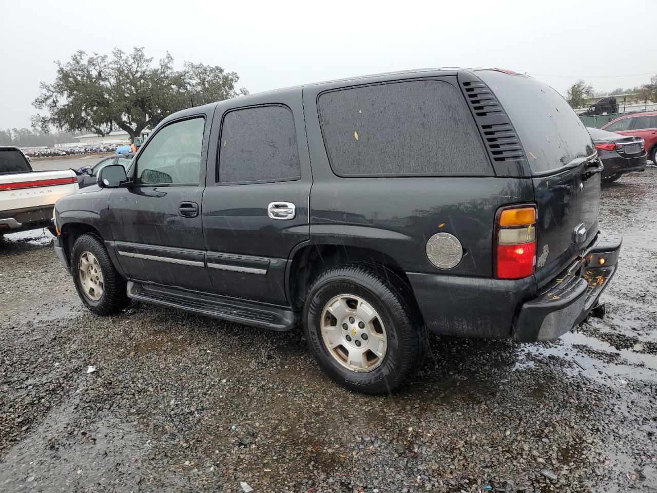 2005 Chevrolet Tahoe - Image 2