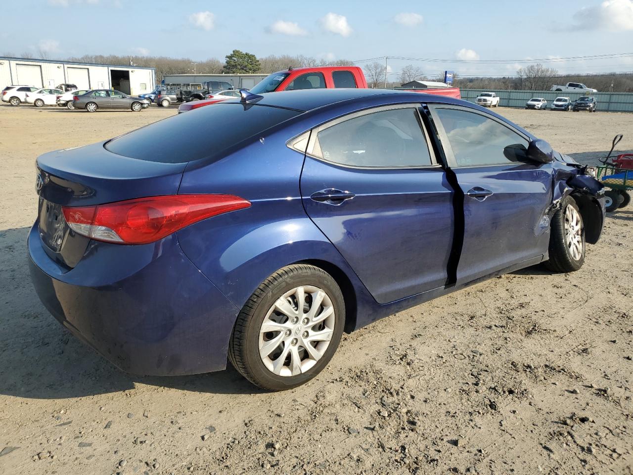 2012 Hyundai Elantra - Image 3