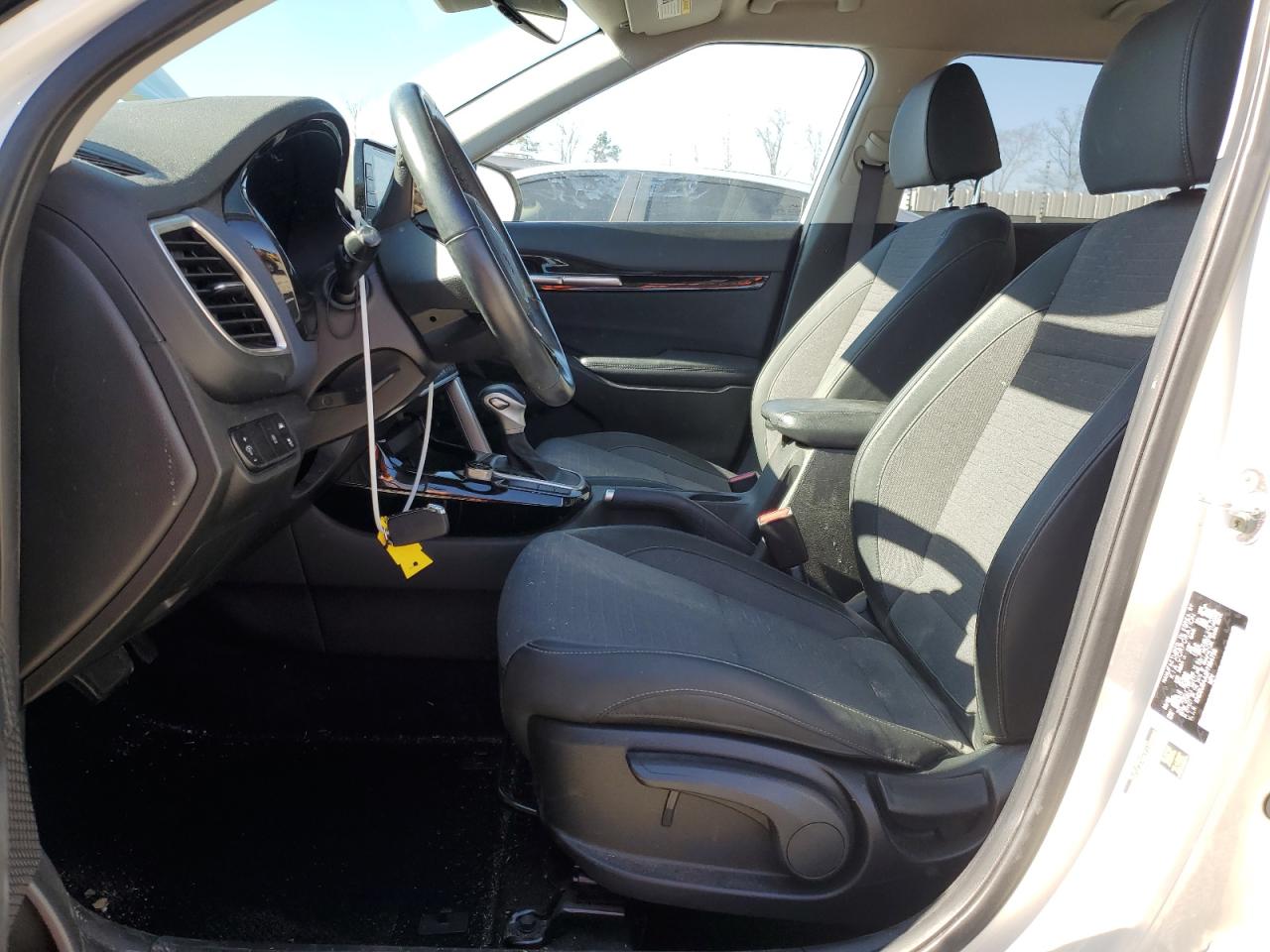 2023 Kia Seltos - Image 7