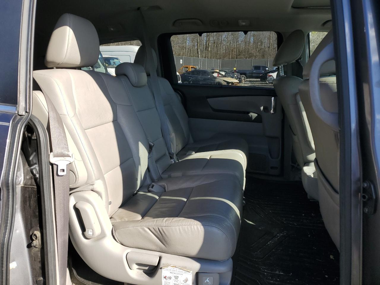2016 Honda Odyssey - Image 11