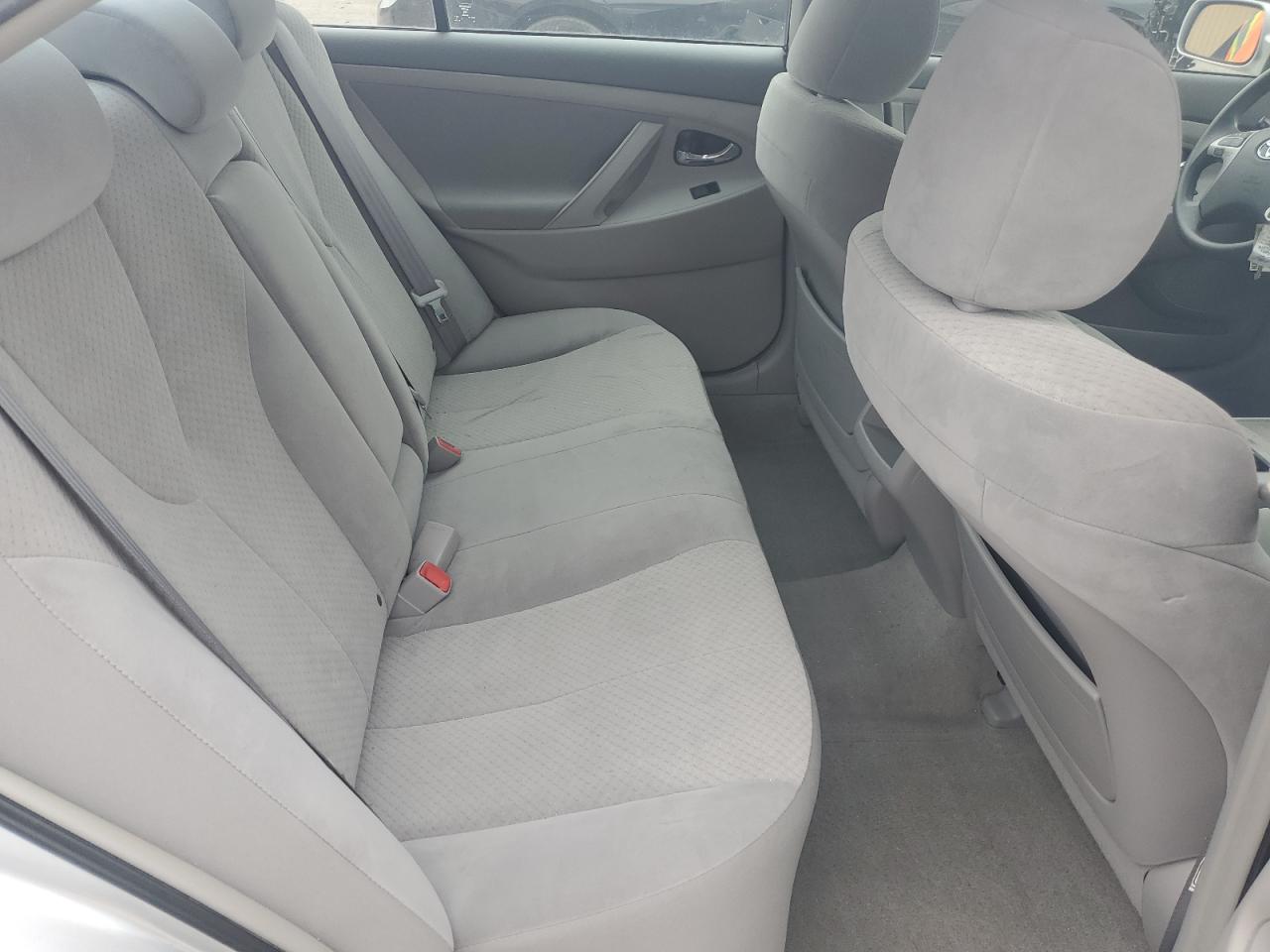 2009 Toyota Camry - Image 10